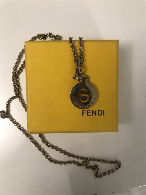 collana fendi con iniziale s|Collane per Donna .